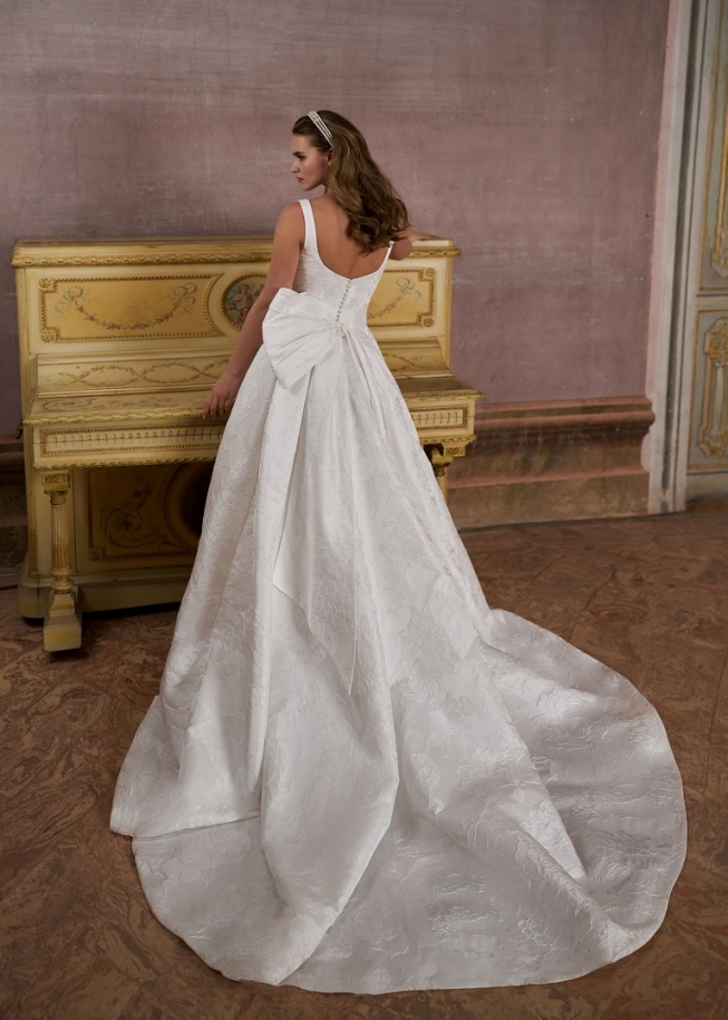 Herve Paris Neela back 2.jpg